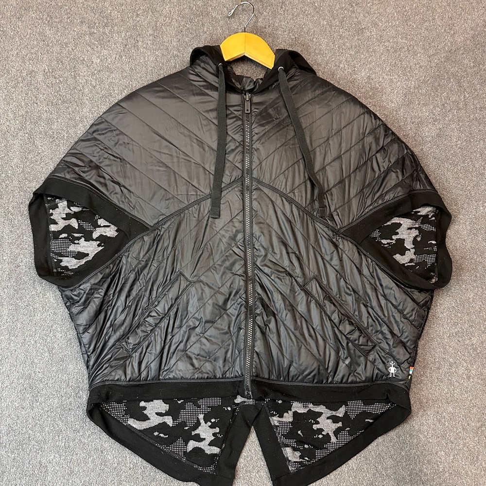 Smartwool Women's Urban Upslope Insulated Reversible Poncho Black Camo Size M